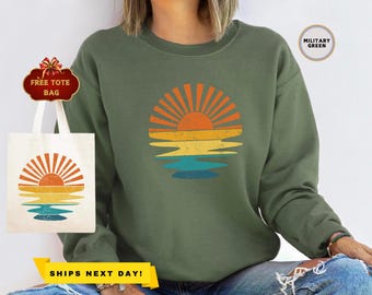 Retro Sunset Rays Wavy Sweatshirt, Sunny Shine, Cute Gift, Summer Time Gift, Sunset Sweatshirt, Beachy Vibes Sweater, Womens Sunshine Hoodie