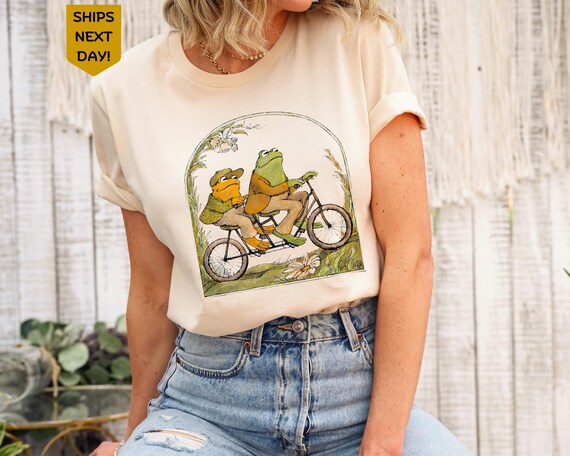 Frog and Toad T-Shirt, Vintage Classic Book shirt, Cottagecore Aesthetic shirts, Gift for Book Lover, Man I Love Frog shirt, Frog Lover Gift