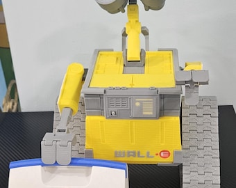 3D-Printed Posable Wall-E Figure – Over 1 Foot Tall