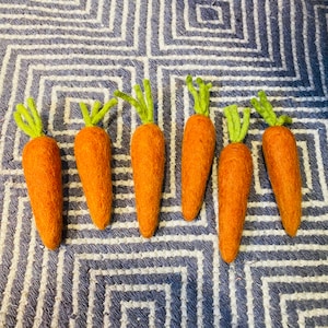 FELT CARROTS 6&quot; - 6PC