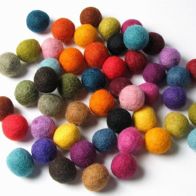 W-600PC 1CM Multi Mix Felt Balls image 1