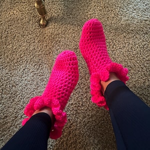 Crochet Ruffle Footies