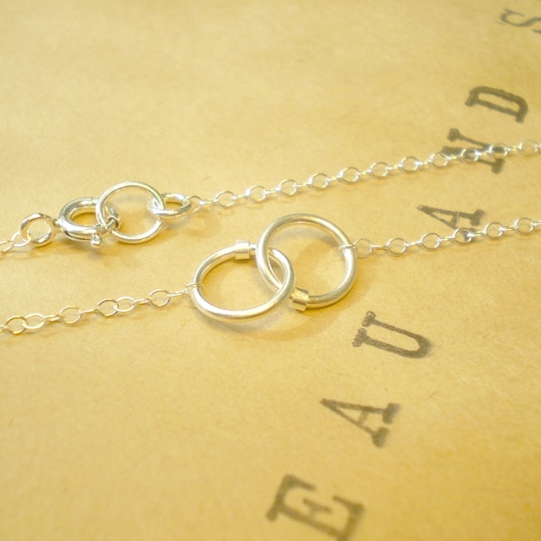 Tiny Links Bracelet - Two Small Interlocking Links on Delicate Chain