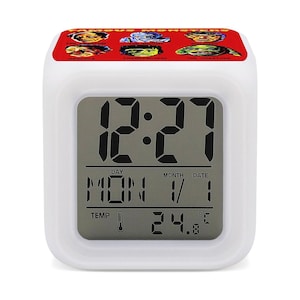 Reloj despertador digital multifunción con cambio de color de FAMOUS MONSTERS / Diseño retro de los años 70