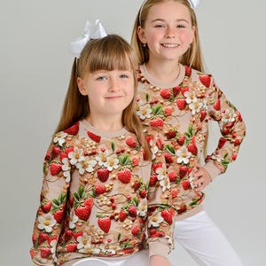 Girls strawberry top, Strawberry sweatshirt, Girls long sleeve top, Strawberry fruit top, Baby girl clothes, Gift for girls, Girls winter