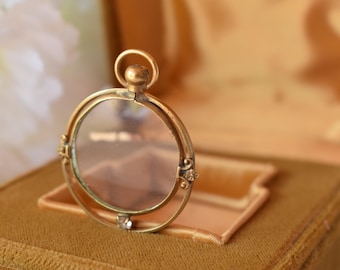 Relicario antiguo francés chapado en oro de 18 quilates - Colgante fotográfico de cristal de doble cara con detalles florales esculpidos - Recuerdo de finales del siglo XIX
