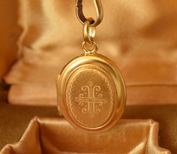 Antique Victorian Oval Locket, 24k Gold Plated, Engraved Cross Pendant, Photo Locket with Removable Glass, 1880s Keepsake
