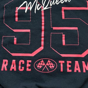 Sudadera negra de cuello redondo Rayo McQueen de Disney Pixar Cars (talla XS) imagen 6