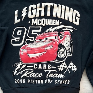Sudadera negra de cuello redondo Rayo McQueen de Disney Pixar Cars (talla XS) imagen 2