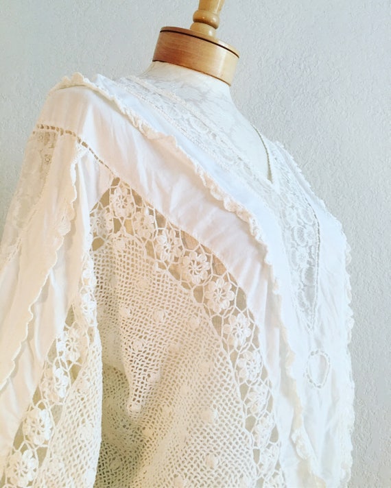 Vintage White 70s 80s Mixed Crocheted and Lace Boh