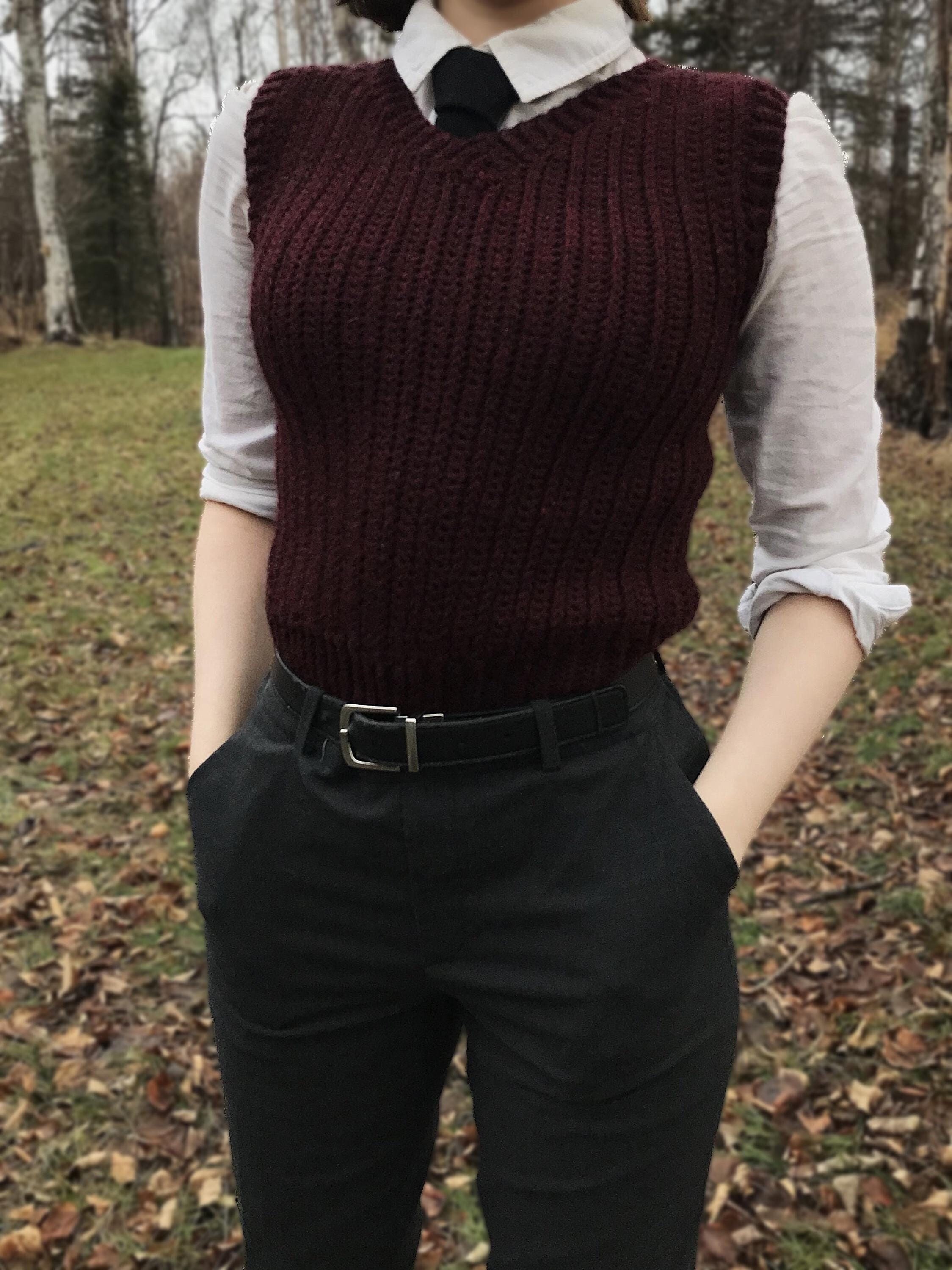V-neck Crochet Sweater Vest Pattern PDF (english) and Size