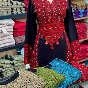 Traditional Palestinian Thobe – Handcrafted with Geometric Embroidery