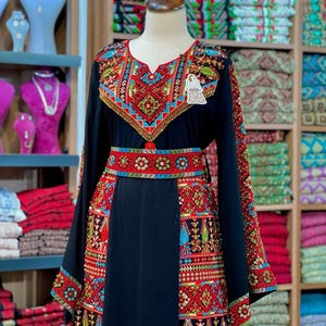 Palestinian Embroidered Thobe – Royal Heritage Collection