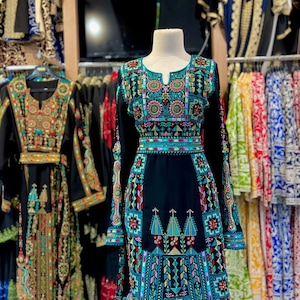 Palestinian Heritage Thobe – Handcrafted Elegance with Traditional Tatreez