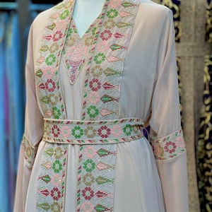 Elegant Embroidered dress with Matching Belt – Timeless Traditional Wear