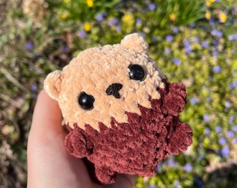 Gehäkelte Mini Otter Plushie Handmade Tasche Freund Geschenkidee Süßer Baby Otter Stofftier Amigurumi Schlüsselanhänger Taschenanhänger Schreibtischbuddy