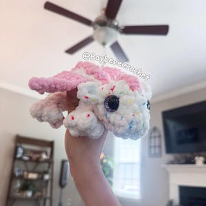 Crochet Dragon Plushie, dragon stuffed gift, Amigurumi stuffed animal, Birthday toy, handmade gift, dragon nursery decor, handmade animal