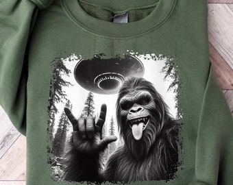 Big Foot UFO Sweatshirt, Big Foot T-shirt, Retro UFO Shirt, Funny Alien Sweater, Cute Sasquatch Tee, Space Crewneck, 90s Big Foot Lover Gift