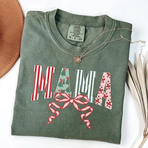 Comfort Colors Christmas Mama Shirt, Holiday Mom Tee, Festive Winter Mama Top, Preppy Christmas Tshirt For Mom, Cute Women&#39;s Holiday Gift