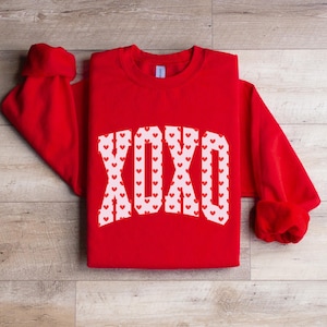 XOXO Valentines Day Sweatshirt, Cute Hearts Tee For Her, Love Season Sweater, Romantic Holiday Crewneck, Valentine Gift For Girlfriend