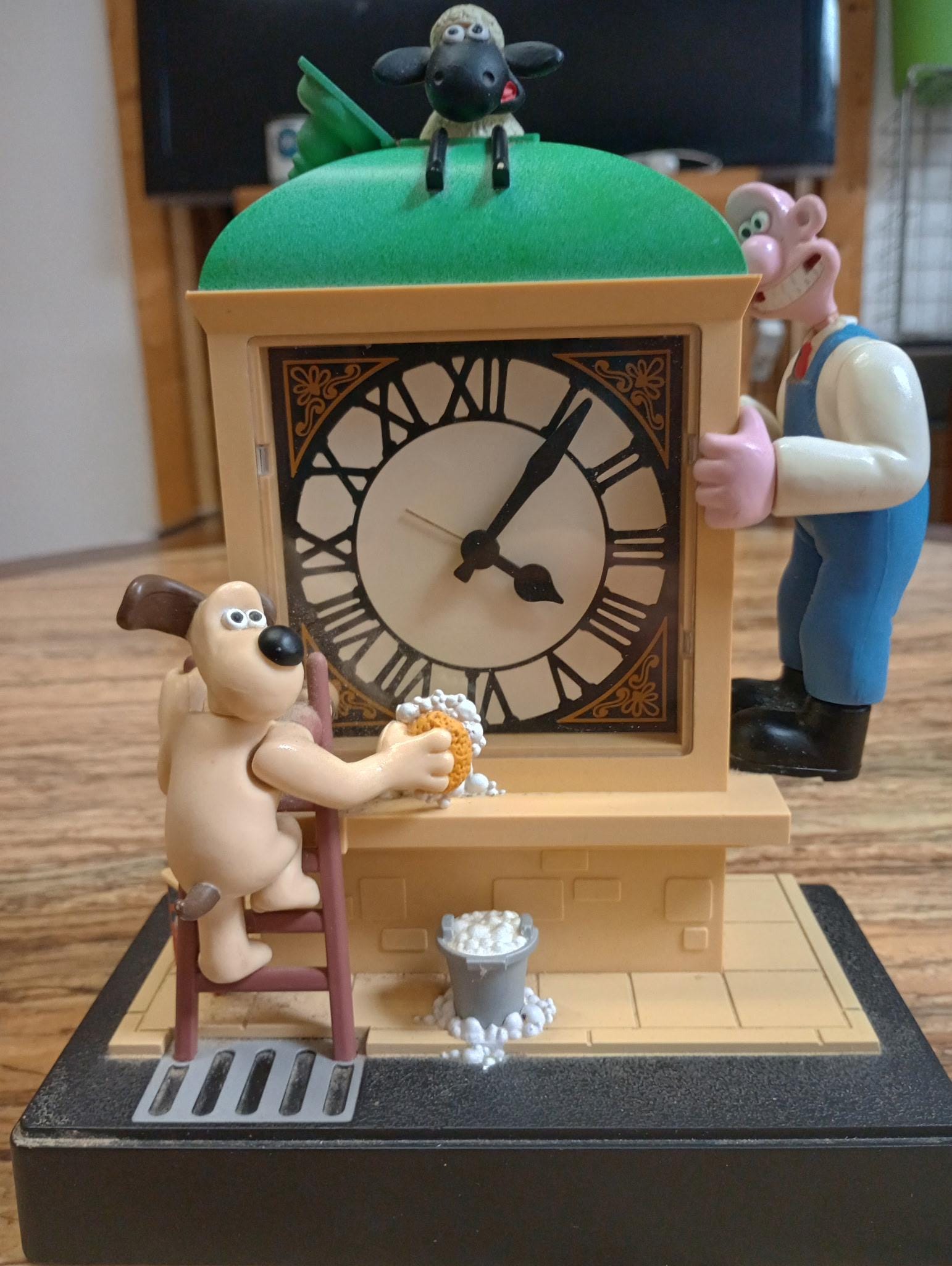 ウォレスとグルミット 置き時計 ウォレスとグルミット 時計
