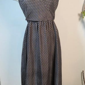 Vestido de seda vintage, vestido halter, vestido de seda con cuello griego, vestido de mujer con corte ceñido, vestido a cuadros con cintura, ropa de mujer
