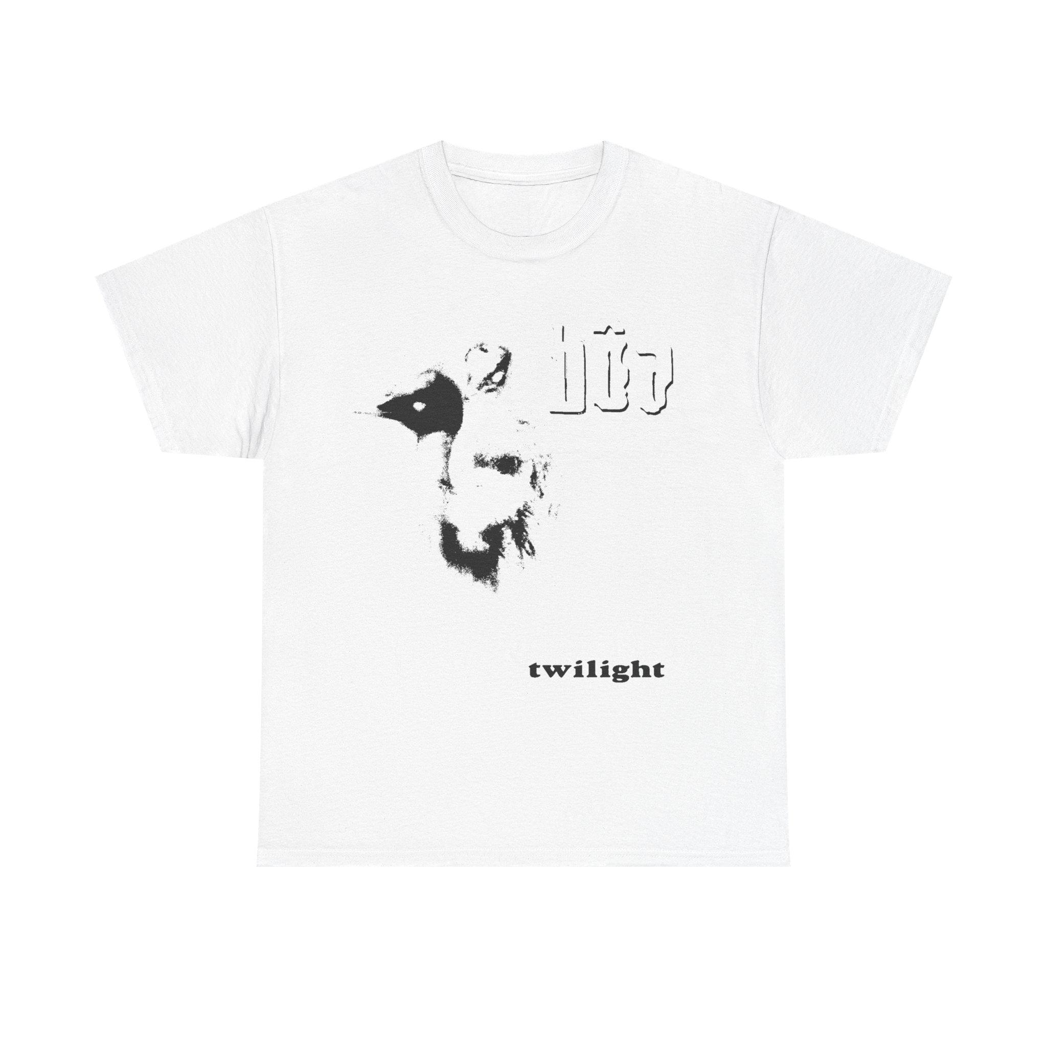 Boa Twilight Tee - Etsy