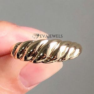 10k Solid Yellow Gold Croissant Ring, Solid Gold Twisted Dome Ring, Solid Gold Bold Croissant Ring, Solid Gold Chunky Ring, Minimalist Ring.