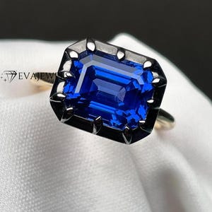 Antique Style Emerald Cut Blue Sapphire Engagement Ring, Blue sapphire solitaire ring, Single Stone Bridal Ring, Blue Stone Wedding Ring.