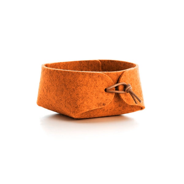 Clearance – Desk organizer in wool felt w. leather details, small office storage, 13 cm / 5 in IT catch all, pumpkin orange