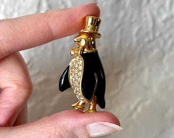 Vintage Signed Swarovski Crystal Top Hat Penguin Gold Tone Brooch Pin