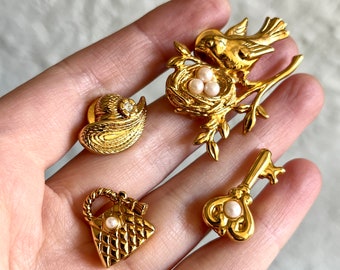 Vintage Avon Bird Nest Purse Key and Hat Lapel Pins