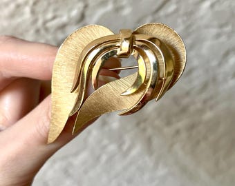 Vintage 1960s Crown Trifari Brushed Gold Leaf Bow Brooch Signed