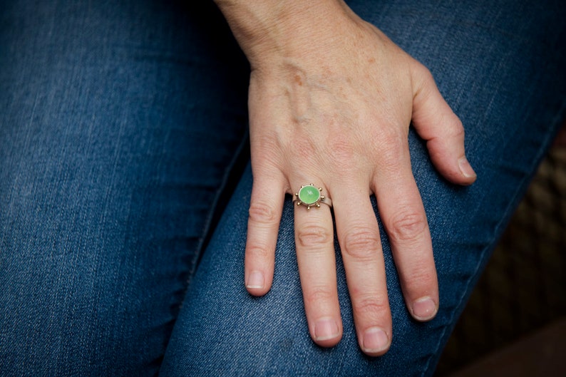 Hand Fabricated Bright Green Silver /& Gold Hailey Chrysoprase Ring w Gold Granule Halo