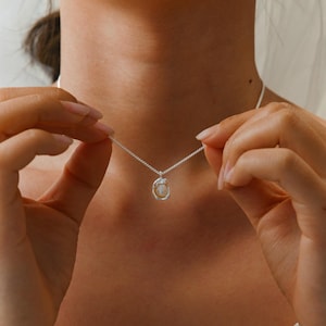 Freshwater Pearl Drop Necklace,Pearl Pea Pod Necklace,Minimal Pearl Charm Necklace,Wedding Necklace, Dainty Pendant Necklace,Gifts for Her