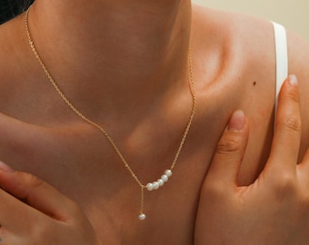 Collar de perlas de agua dulce, collar minimalista de perlas, collar delicado, collar de perlas colgantes, collar de boda, collar de novia, collar llamativo