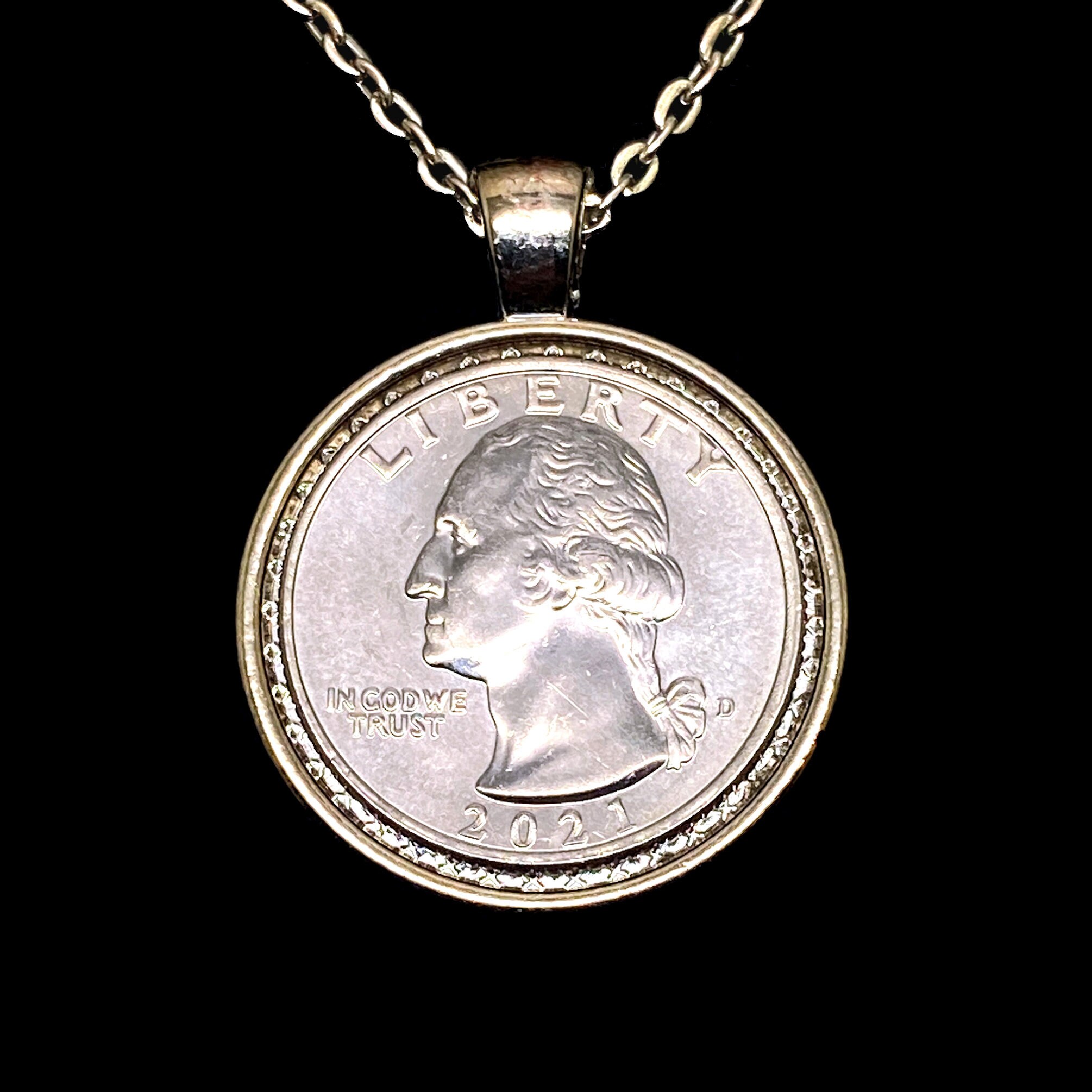 ★VINTAGE HOLLYWOOD★ Round Coin Necklace il_fullxfull.5763618448_qfqm.jpg