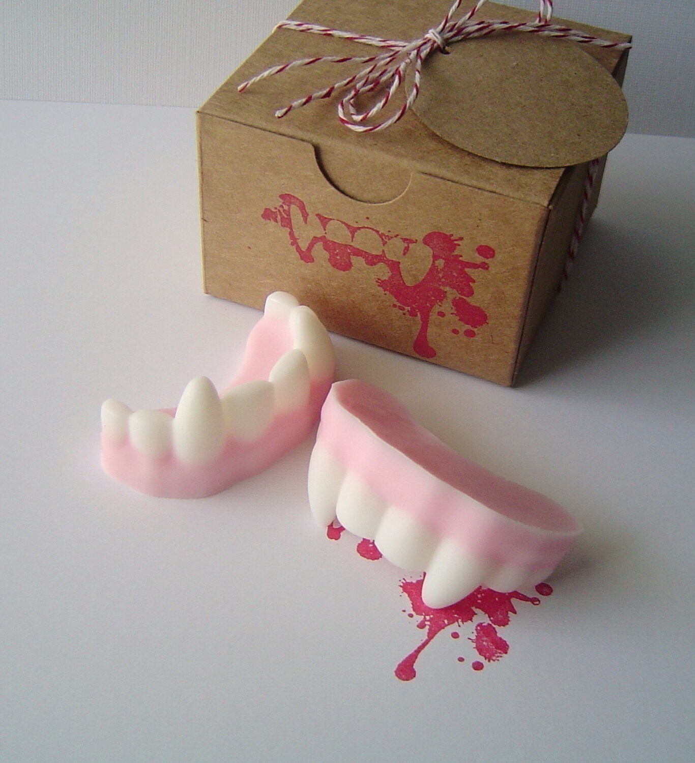 Vampire Fangs Soap - Box Gift Set - Glycerin Soap  - Scented Bite Me …