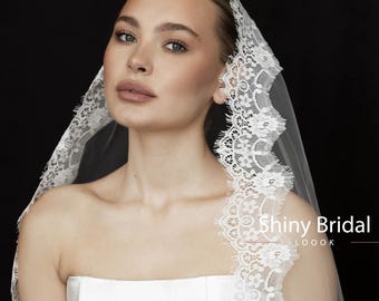 Ivory Mantilla Lace Cathedral Wedding Veil – Long Church Bridal Veil with Scalloped Lace Edge, Elegant Soft Tulle Chapel Veil