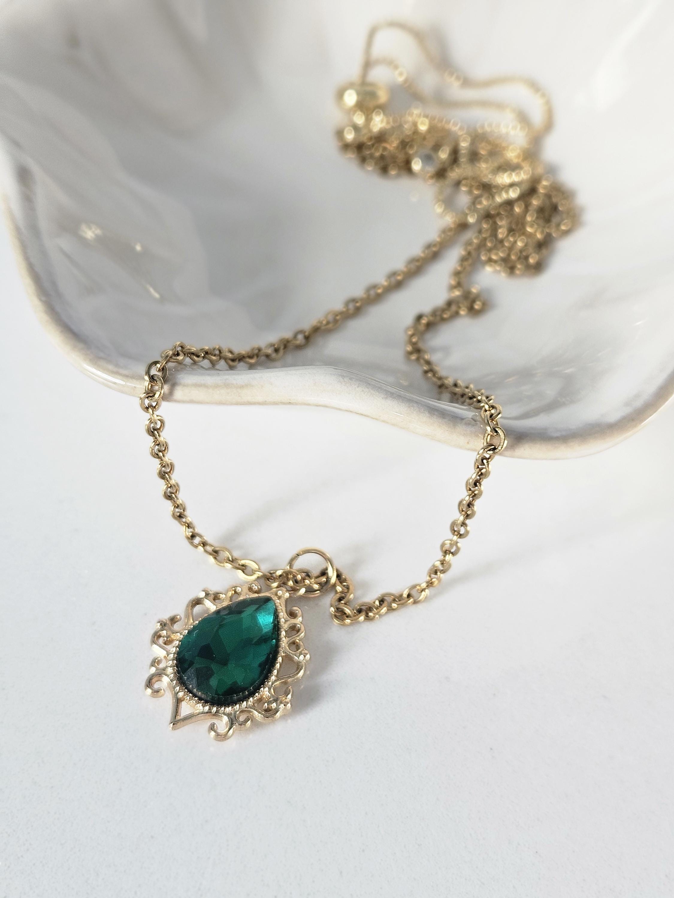 Simple yet Elegant 18k Gold Necklace With Pendant - Etsy
