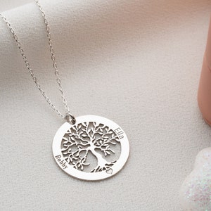 Levensboom ketting Gepersonaliseerde familieketting Zilveren ketting met hanger Boom des levens Goud gegraveerde kettinghanger Dames Valentijnsdag