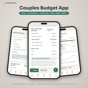 Puede incluir: Tres teléfonos inteligentes que muestran la interfaz de la aplicación de presupuesto para parejas AlphaNumz. Las pantallas presentan datos financieros, incluyendo un plan de pago, división justa y totales de facturas. La aplicación utiliza un esquema de color verde y blanco.