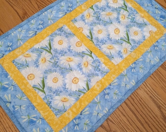 Quilted Table Runner, Quilted Daisies and Dragonflies Table Topper/Runner, 13 1/2 x 21 1/2 inches