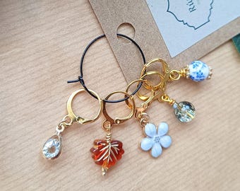 Marcadores de punto hechos a mano: Charms de otoño, juego de hojas y cuentas