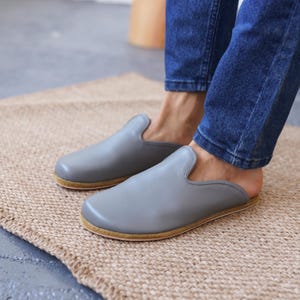 Men’s Gray Barefoot Sandals – Modern Minimalist Design, Wide Toe Fit, Flexible Sole, Lightweight Comfort for Natural Walking
