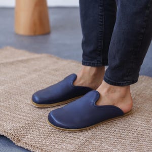 Marineblaue Barfußsandalen für Herren - Gesunde und natürliche Passform, breiter Zehenkomfort, flexible Sohle, strapazierfähiges Leder für den täglichen Gebrauch