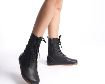Botas largas descalzas de cuero negro para mujer: con cordones y cremallera, forro polar, puntera ancha y cómodas.