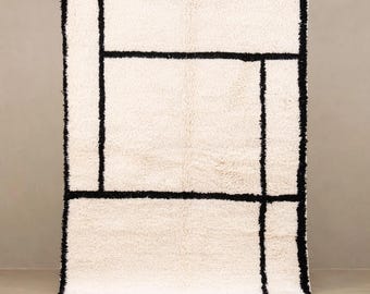 Handmade Berber Wool Rug – Black and White Moroccan Design