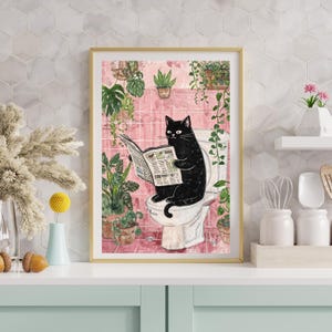 Schwarze Katze Digitaldruck, Badezimmer Kunst, Schwarze Katze Druck, Maximalistische Wandkunst, Katze auf Toilette Druck, Badezimmer Wandkunst, Katzen Illustration