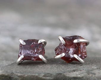 Raw Garnet Stud Earring - January Birthstone Garnet Earrings - Sterling Silver Gemstone Earring -Red Raw Gemstone Jewellery - Made in Canada